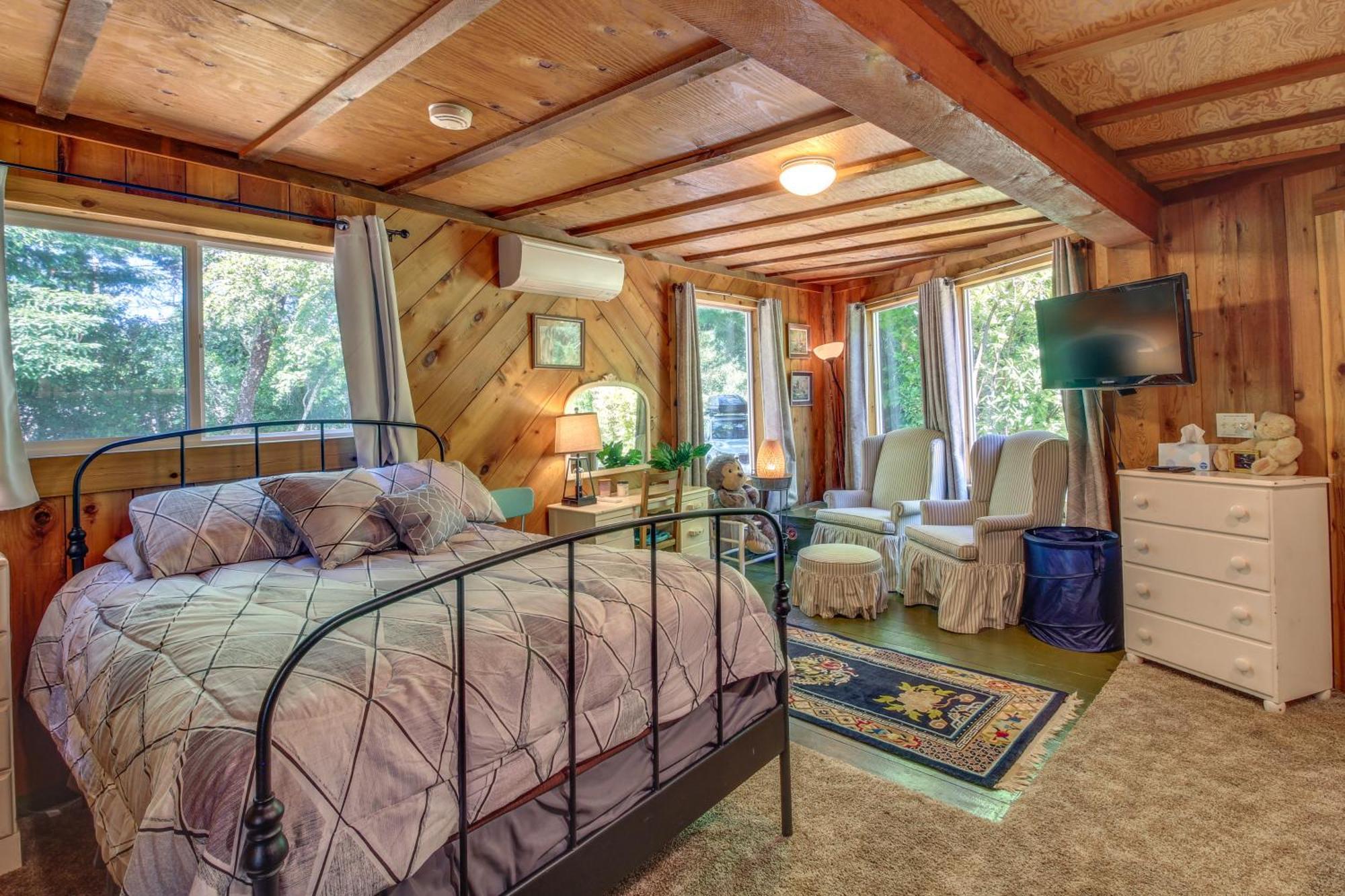 Rustic Bandon Log Cabin On 5 Acres Of Woodlands! Экстерьер фото